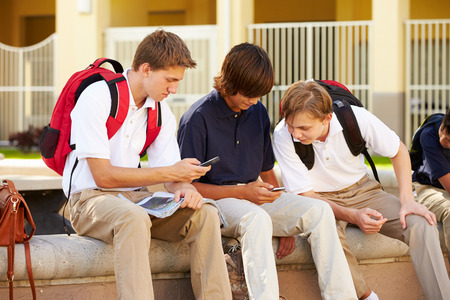 Estudio digital: 65% de los chilenos rechazan retorno  presencial a clases