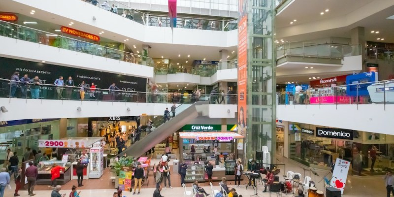 Estudio digital: 75% de los chilenos rechaza  reapertura de centros comerciales